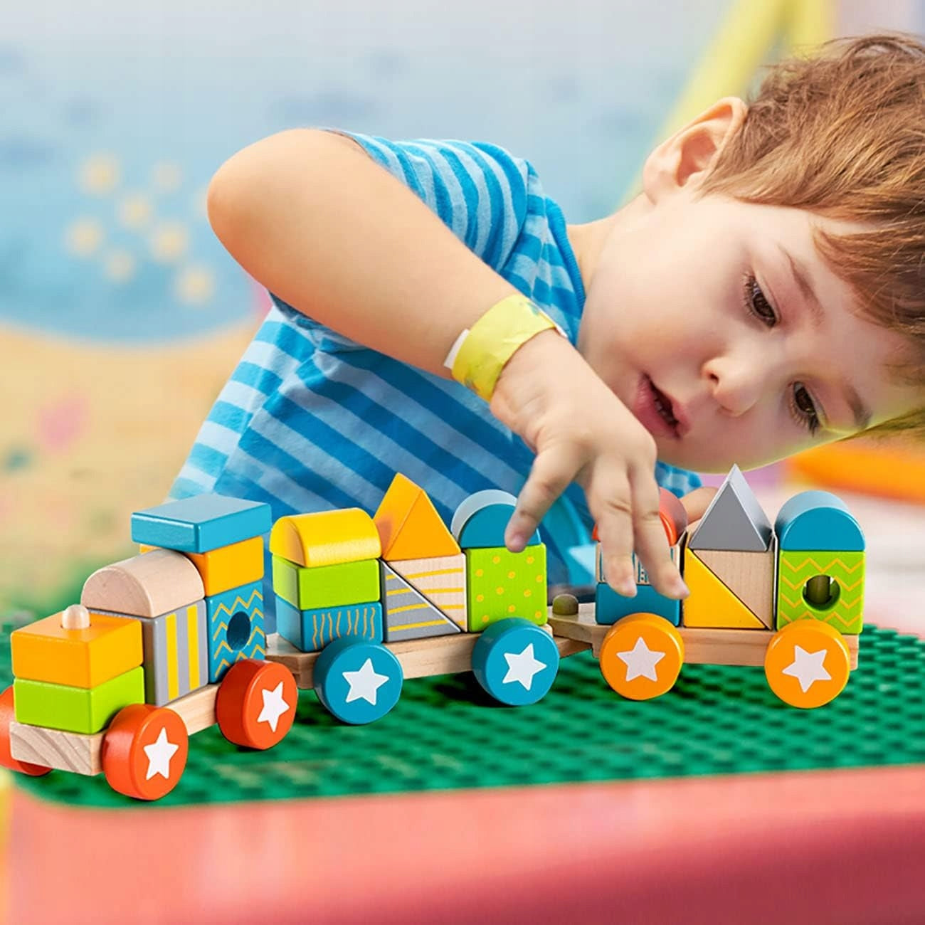 Drewniany Pociąg z Klockami 3w1 - Lokomotywa Edukacyjna Układanka, Sorter