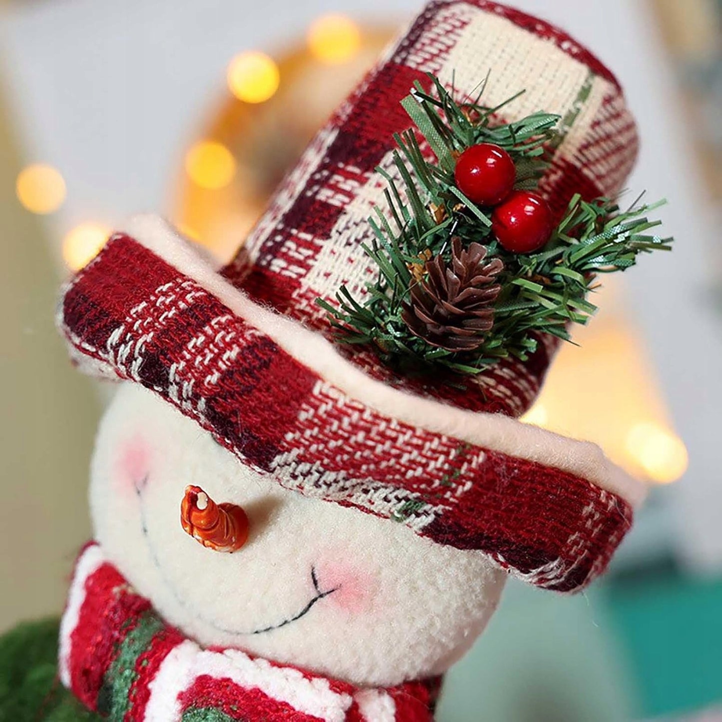 Pluszowa figurka Bałwan śniegowy w bujanym fotelu świąteczna dekoracja