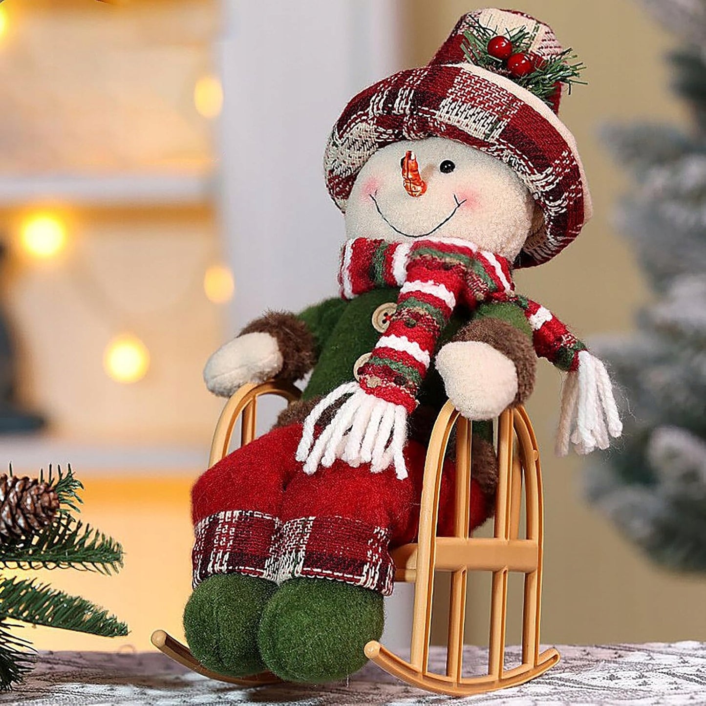 Pluszowa figurka Bałwan śniegowy w bujanym fotelu świąteczna dekoracja