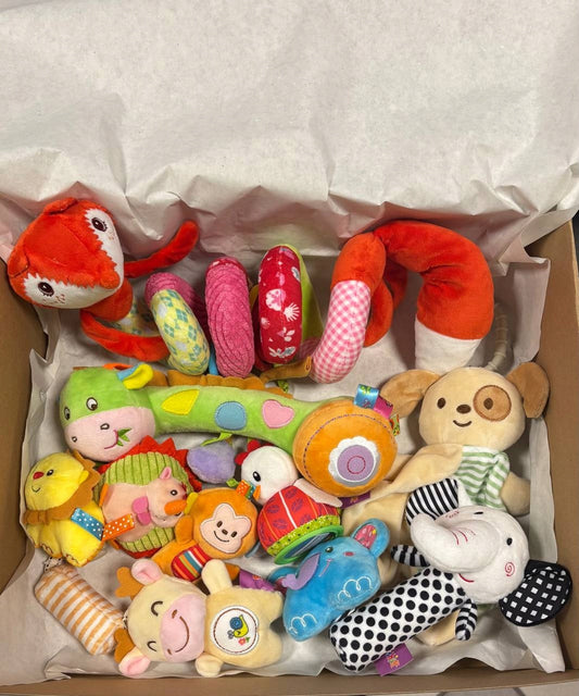 Geschenkset mit 5 weichen Lernspielzeugen für Babys
