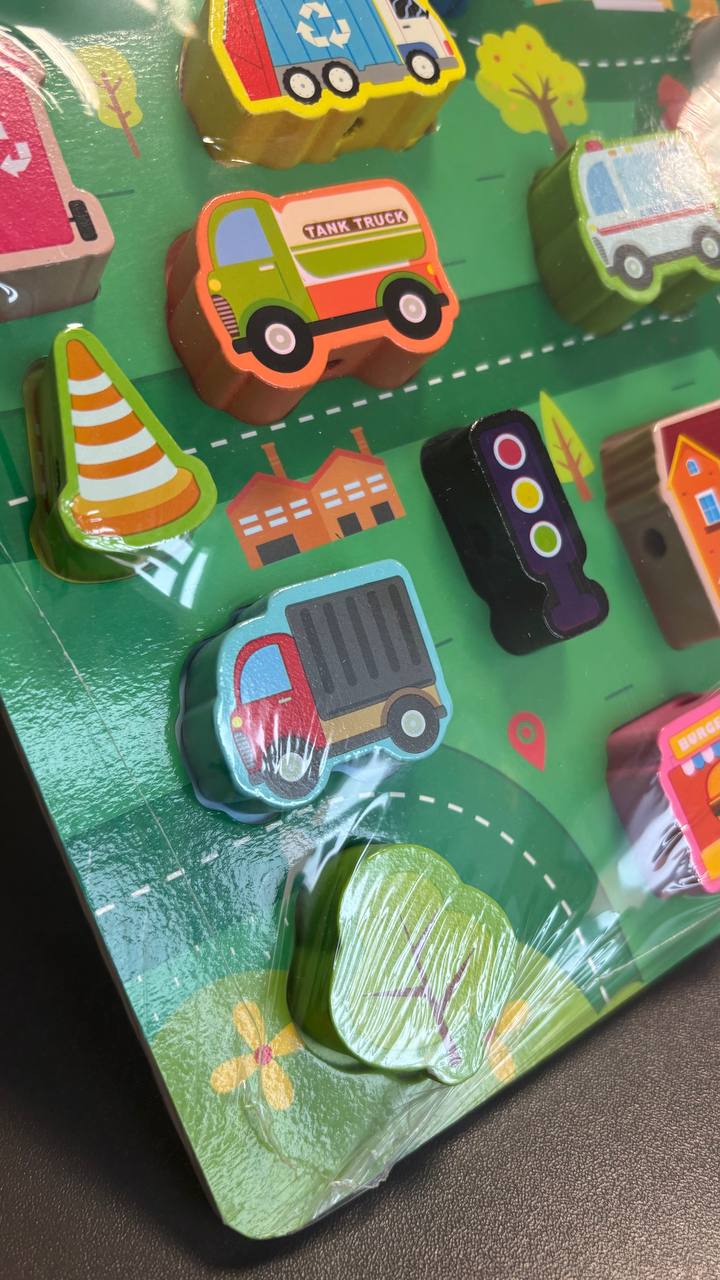 Wooden lacing toy with vehicles and a city-themed board – photo 3